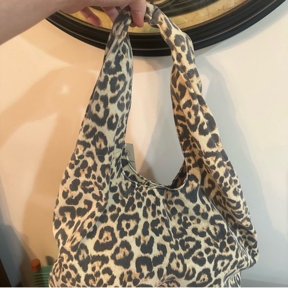 No Boundaries Leopard Print Hobo Bag - Picture 3 of 6
